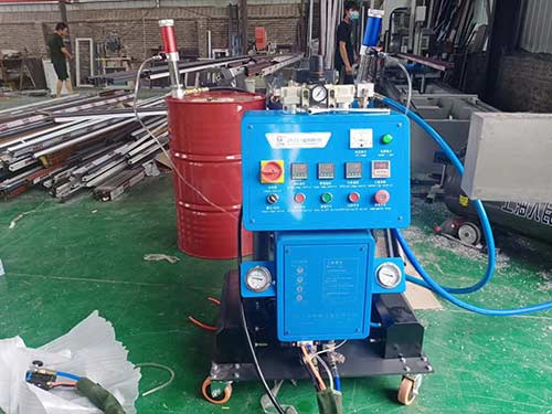 Q2600D鋁型材填充聚氨酯設備