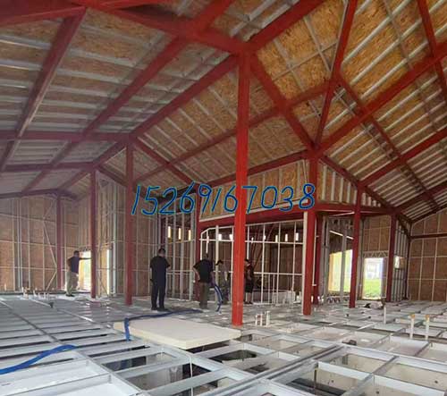 輕鋼房保溫施工聚氨酯發(fā)泡案例