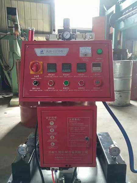 D型聚氨酯發(fā)泡熱水器設(shè)備